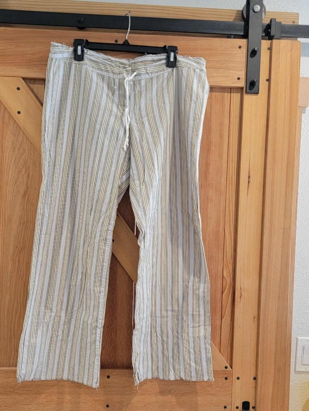 American Eagle Striped Cotton Pants - Large